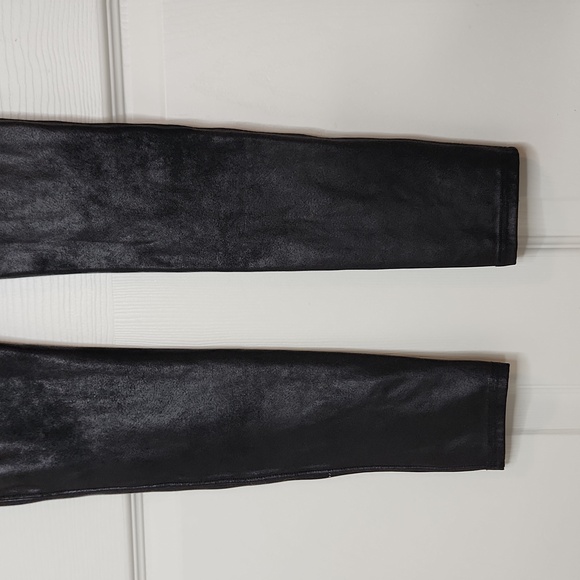 Spanx faux leather shiny black leggings size medium - Picture 6 of 11